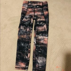 Time to sweat crop lululemon 4